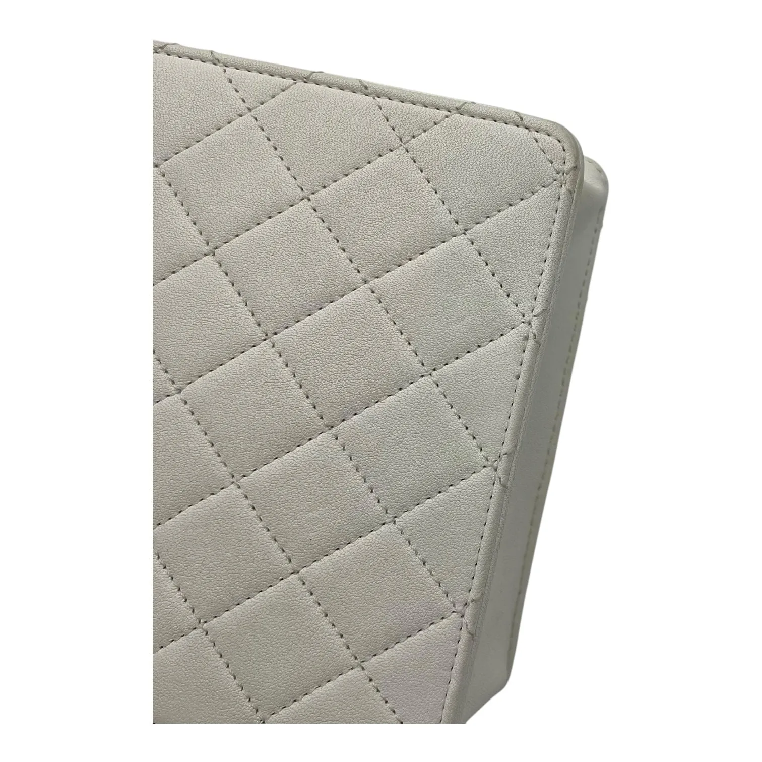 Chic Pearls White Crossbody Bag in Lambskin, Gold hardware