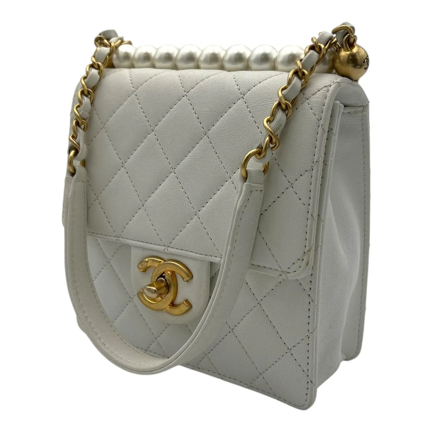 Chic Pearls White Crossbody Bag in Lambskin, Gold hardware