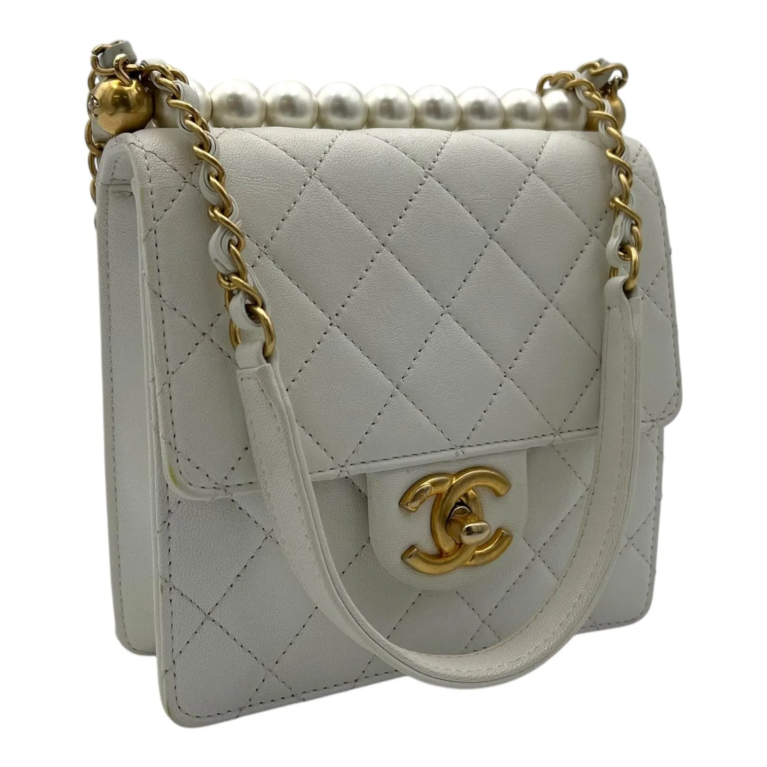 Chic Pearls White Crossbody Bag in Lambskin, Gold hardware