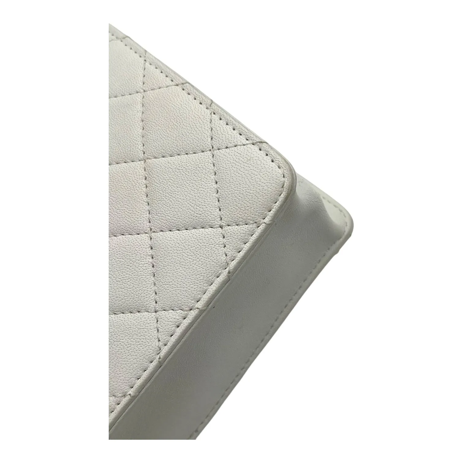 Chic Pearls White Crossbody Bag in Lambskin, Gold hardware